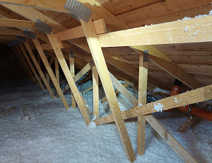 Zateplení novostavby typu bungalov pomocí foukané izolace